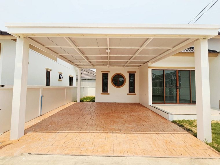 บ้านเดี่ยวสร้างใหม่ ลานหลังบ้านหลังคาคลุม โครงการหางดง สันผักหวาน เชียงใหม่